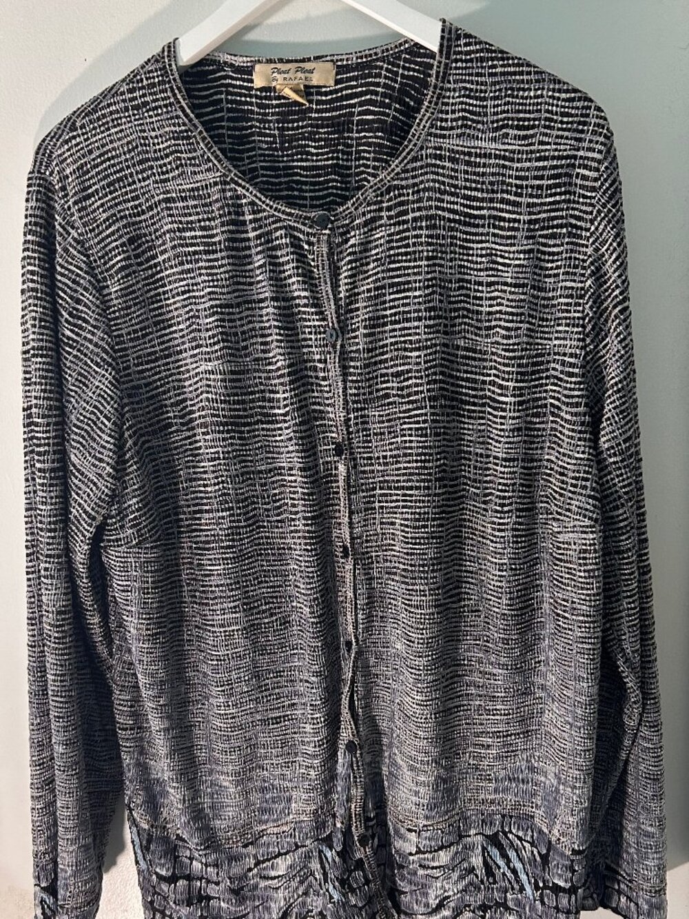 Pleat Pleat by Rafael 1X Textured Abstract Button Cardigan-Style Blouse